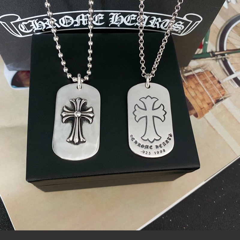 Ch**me He**ts necklaces